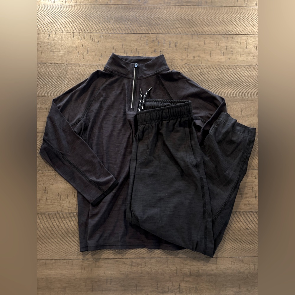 Boys jogger set!